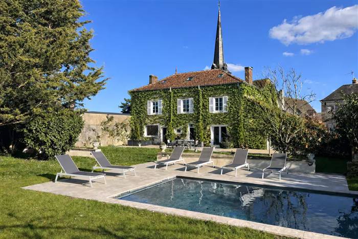 La Maison de Maître — Maison de caractère classée 5★ avec piscine privée, pour réunir toute la tribu.